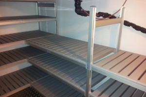 Aluminium_Shelving_in_chiller1