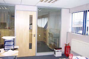 Double_Glazed_Partitions_with_Blinds