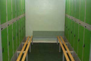 Golf_Locker_Stand_with_Seats