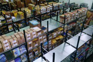 Longspan_Shelving_with_Galvanised_Shelf_Panels