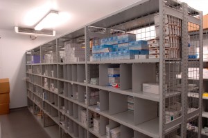 Stormor_Mono_Shelving_mesh_backs_and_dividers