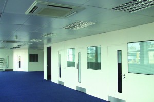 Titan_Cleanroom_Partitions_2