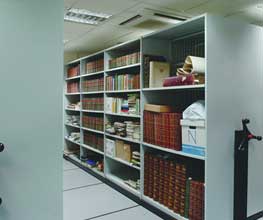 Mobile shelving installations
